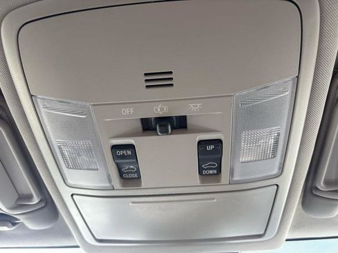 Used 2017 Toyota RAV4 Limited image 27