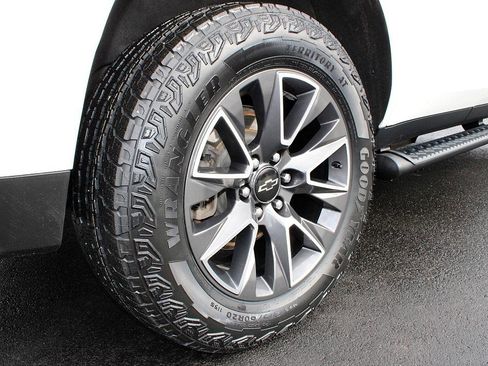 Used 2022 Chevrolet Tahoe Z71 w/ Luxury Package image 15