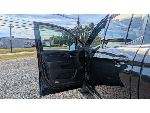 Used 2017 Honda Ridgeline Black Edition image 9