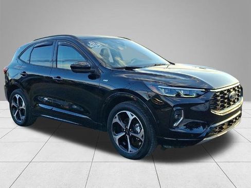 Certified 2023 Ford Escape ST-Line Elite w/ Premium Technology Package image 3