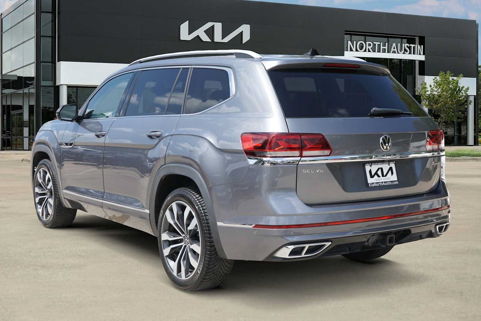 Used 2022 Volkswagen Atlas SEL Premium AWD/4WD image 4