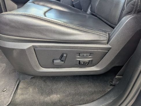 Used 2016 RAM 1500 Laramie w/ Convenience Group AWD/4WD image 30
