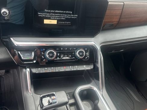 Used 2024 GMC Sierra 1500 Denali Ultimate AWD/4WD image 19