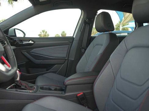 Used 2025 Volkswagen Jetta GLI Autobahn FWD image 11