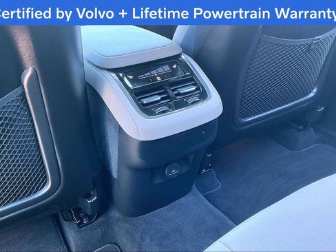 Used 2025 Volvo XC90 B6 Plus image 31