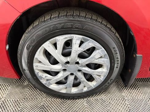 Used 2017 Toyota Corolla LE FWD image 10