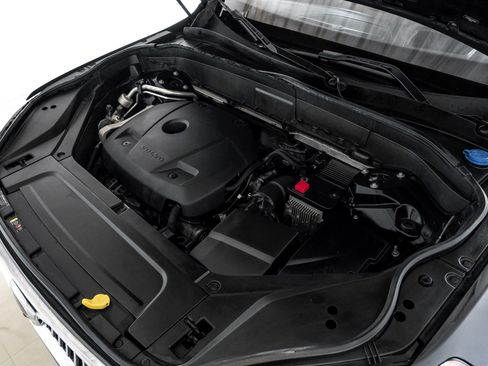 Used 2020 Volvo XC90 T5 Momentum image 57