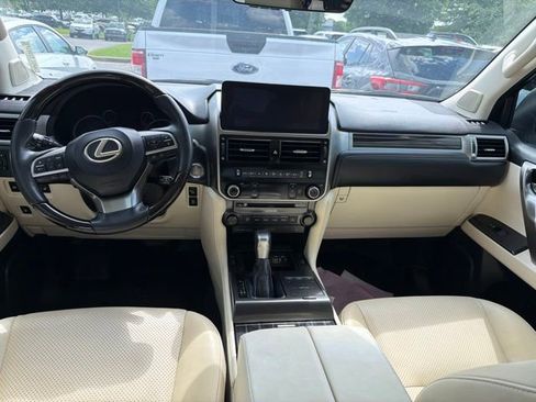 Used 2023 Lexus GX 460 Luxury w/ Sport Design Package AWD/4WD image 23