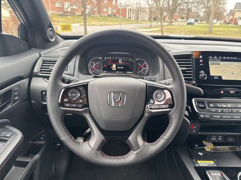 Certified 2024 Honda Passport Black Edition image 23