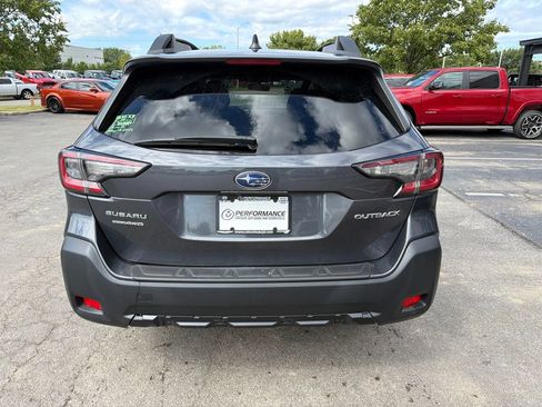 Used 2024 Subaru Outback Premium AWD/4WD image 8