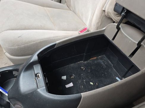 Used 2005 Toyota Sequoia SR5 image 29