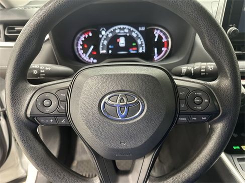 Used 2024 Toyota RAV4 XLE image 18