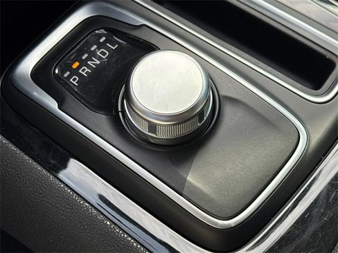 Used 2023 Chrysler 300 Touring L image 24