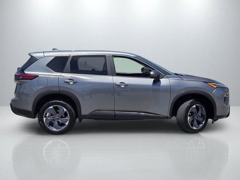 Used 2025 Nissan Rogue SV FWD image 3