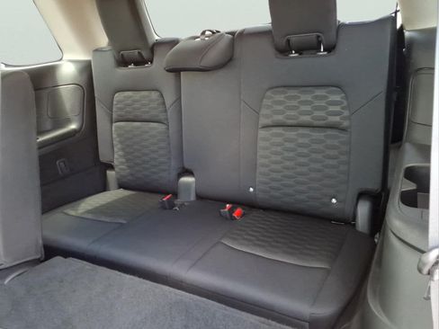 Used 2024 Nissan Pathfinder SV AWD/4WD image 30