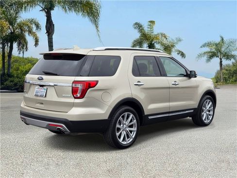 Used 2017 Ford Explorer Limited FWD image 4