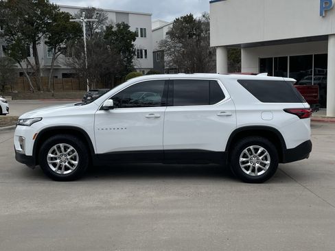 Used 2023 Chevrolet Traverse LS w/ Safety Package image 3