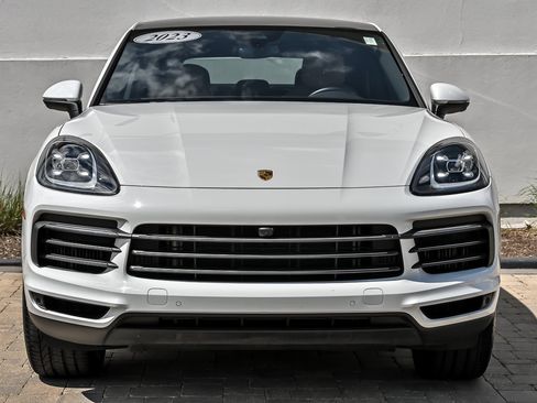 Used 2023 Porsche Cayenne Platinum Edition AWD/4WD image 2