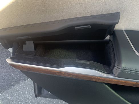 Used 2023 Audi A8 L 3.0T image 27