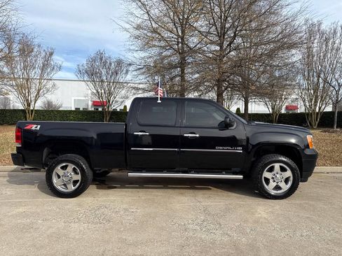 Used 2014 GMC Sierra 2500 Denali image 2