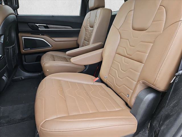 Used 2022 Kia Telluride SX w/ SX Prestige Package AWD/4WD image 17