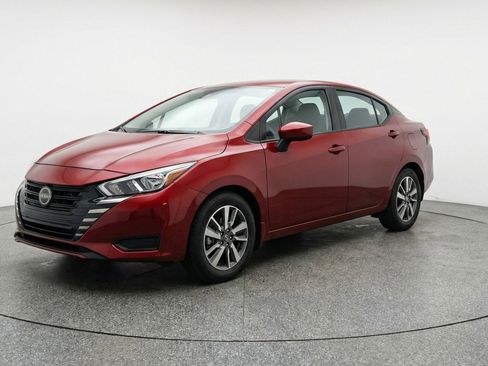 Used 2025 Nissan Versa SV image 3