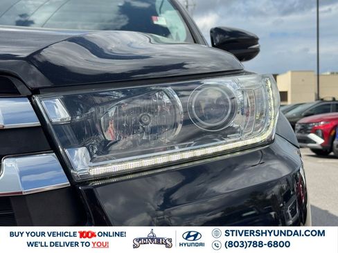 Used 2019 Toyota Highlander Limited Platinum image 12