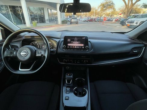 Used 2023 Nissan Rogue S image 10