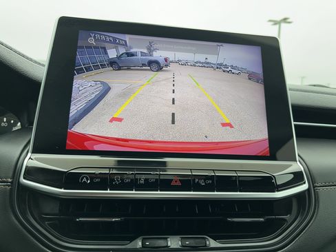 Used 2024 Jeep Compass Limited image 6