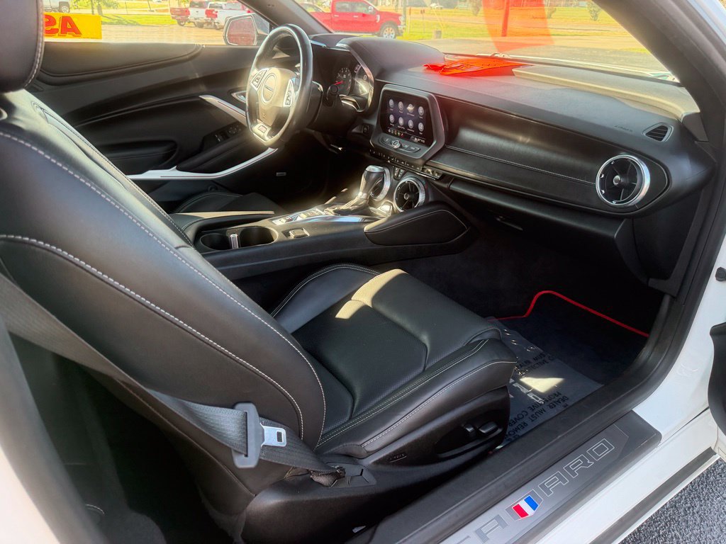 Used 2019 Chevrolet Camaro SS w/ Black Appearance Package RWD image 16