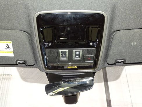 Used 2017 Land Rover Range Rover HSE AWD/4WD image 31