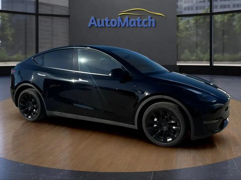 Used 2025 Tesla Model Y Long Range AWD/4WD image 13