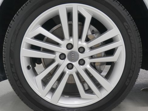 Used 2019 Audi Q5 2.0T Premium Plus w/ Premium Plus Package image 29