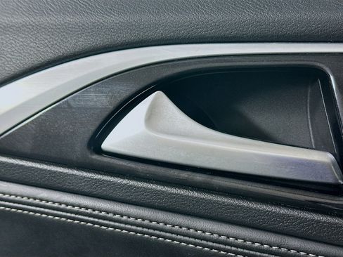 Used 2019 INFINITI QX30 image 13