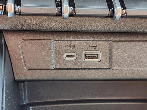New 2026 GMC Canyon AT4 w/ AT4 Premium Package AWD/4WD image 5