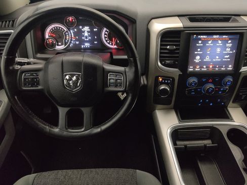 Used 2020 RAM 1500 Classic SLT w/ Luxury Group image 22