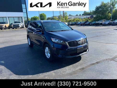 Used 2019 Kia Sorento AWD w/ LX Convenience Package image 3