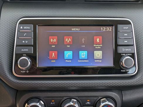 New 2025 Nissan Kicks Play S image 18