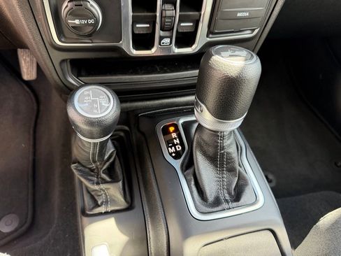 Certified 2025 Jeep Wrangler Unlimited Sahara AWD/4WD image 27