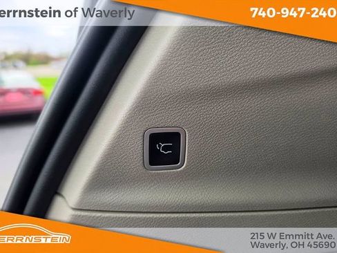Used 2023 Chrysler Voyager LX FWD image 27