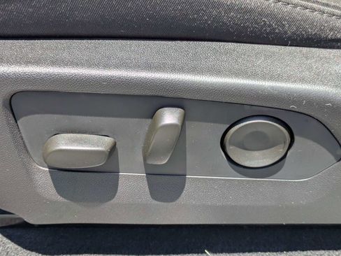 Used 2025 Chevrolet Colorado W/T w/ WT Custom Package RWD image 10