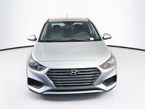 Used 2022 Hyundai Accent SE FWD image 2