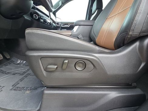 Used 2023 Chevrolet Silverado 1500 High Country w/ High Country Premium Package image 22