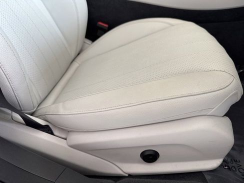 Used 2022 Mercedes-Benz E 350 4MATIC Sedan w/ AMG Line Exterior image 63