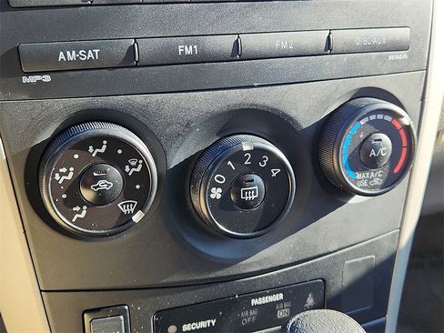 Used 2013 Toyota Corolla L image 16