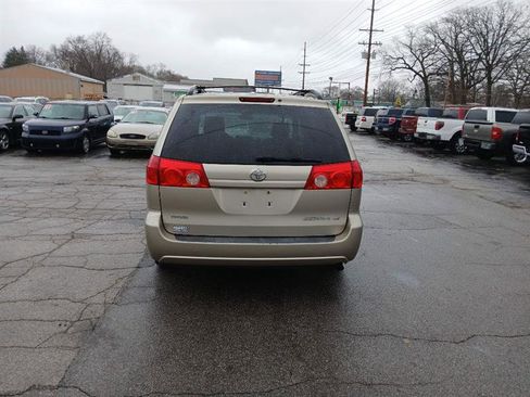 Used 2008 Toyota Sienna CE image 1