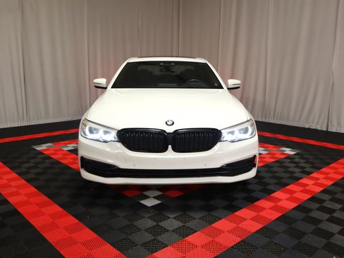 Used 2019 BMW 530e w/ Convenience Package image 4