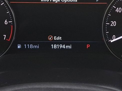 Used 2023 Buick Envision Avenir image 21