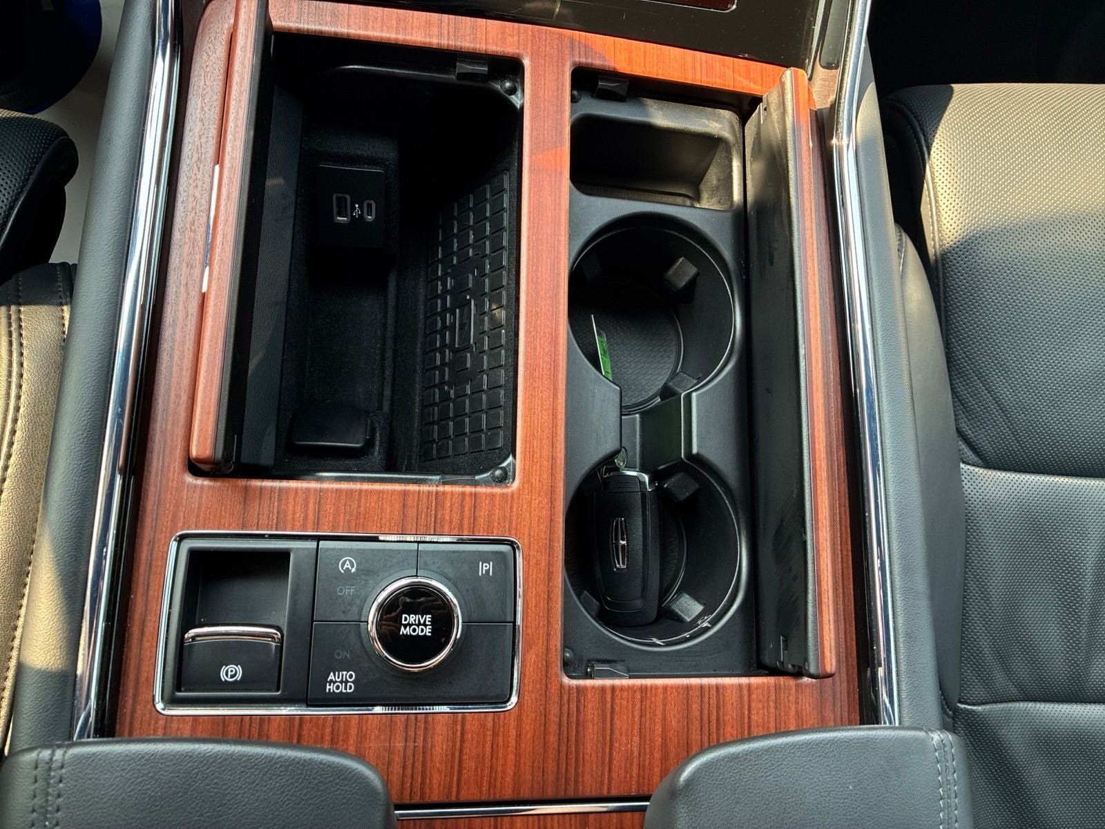Used 2024 Lincoln Navigator Reserve AWD/4WD image 28
