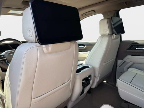 New 2026 GMC Yukon XL Denali w/ Denali Reserve Package AWD/4WD image 13